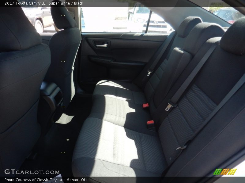 Super White / Black 2017 Toyota Camry LE