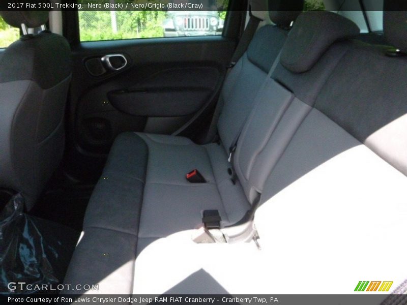 Nero (Black) / Nero/Grigio (Black/Gray) 2017 Fiat 500L Trekking