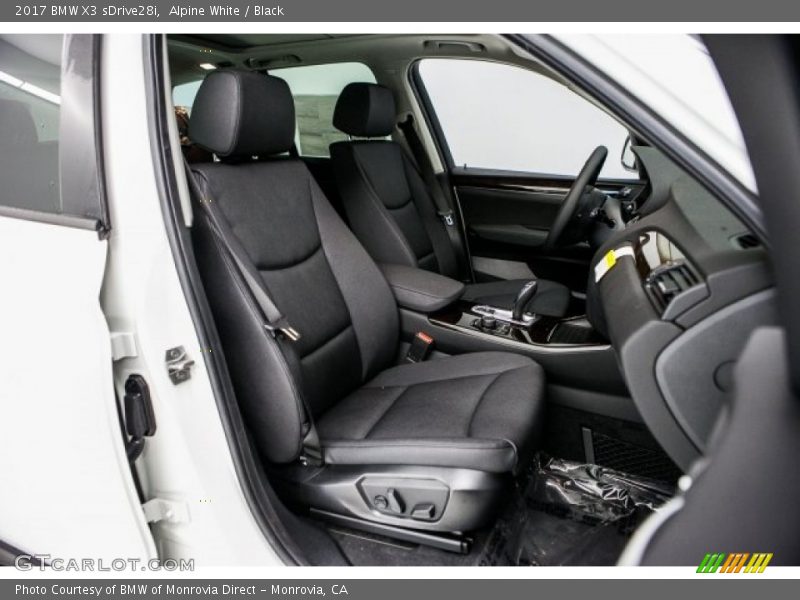 Alpine White / Black 2017 BMW X3 sDrive28i