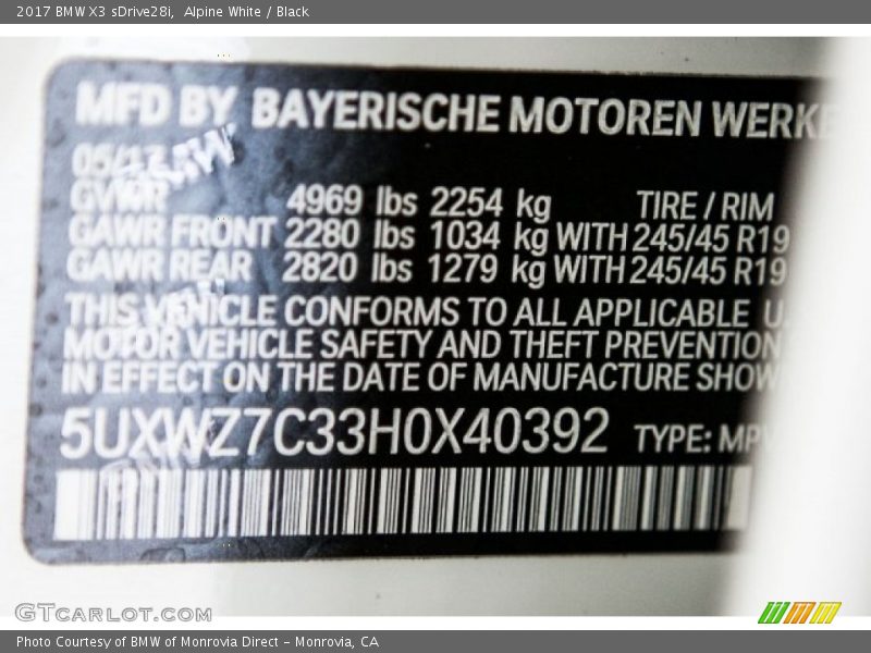 Alpine White / Black 2017 BMW X3 sDrive28i