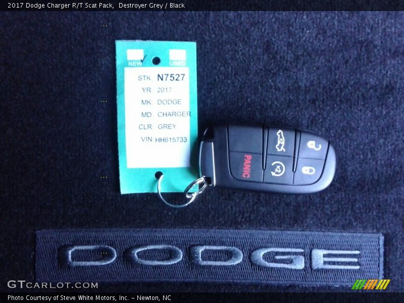 Destroyer Grey / Black 2017 Dodge Charger R/T Scat Pack