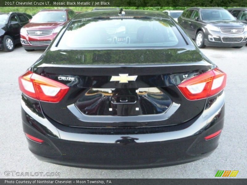 Mosaic Black Metallic / Jet Black 2017 Chevrolet Cruze LT
