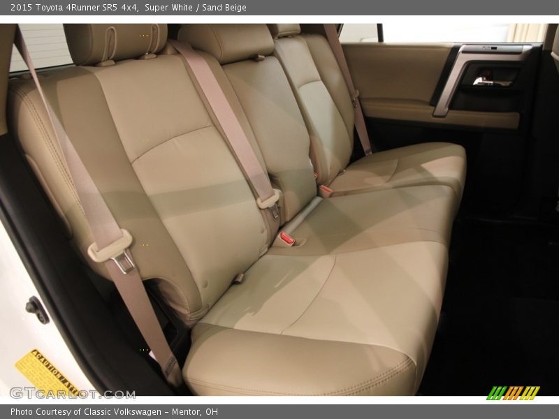 Super White / Sand Beige 2015 Toyota 4Runner SR5 4x4