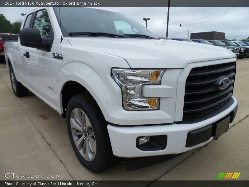 Oxford White / Black 2017 Ford F150 XL SuperCab