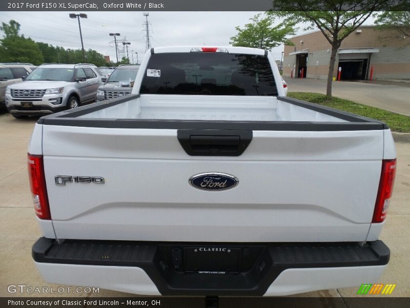 Oxford White / Black 2017 Ford F150 XL SuperCab