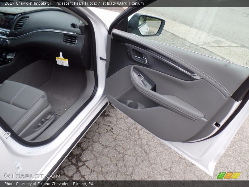 Iridescent Pearl Tricoat / Jet Black/Dark Titanium 2017 Chevrolet Impala LT