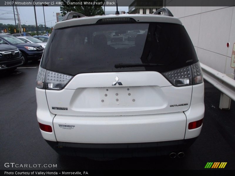Diamond White Pearl / Black 2007 Mitsubishi Outlander LS 4WD