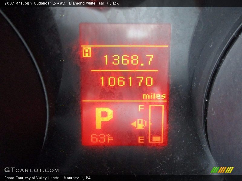 Diamond White Pearl / Black 2007 Mitsubishi Outlander LS 4WD