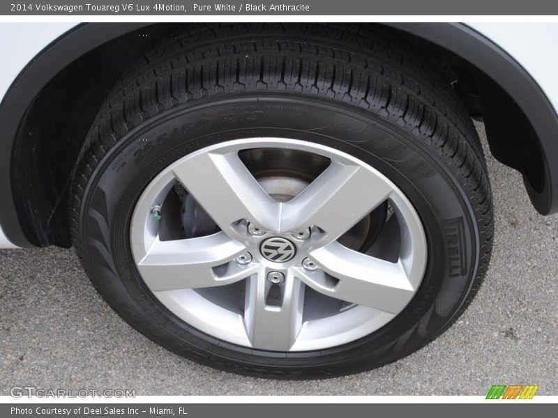 Pure White / Black Anthracite 2014 Volkswagen Touareg V6 Lux 4Motion