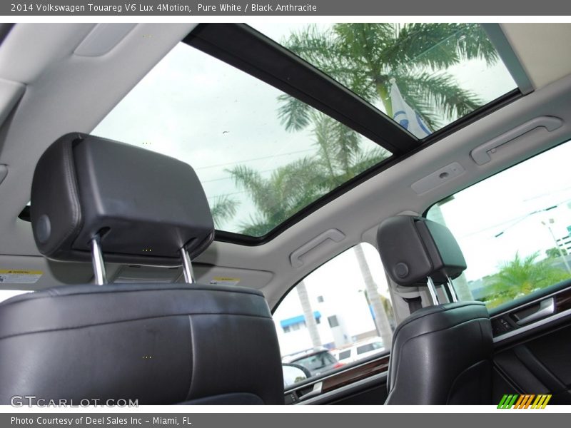 Pure White / Black Anthracite 2014 Volkswagen Touareg V6 Lux 4Motion