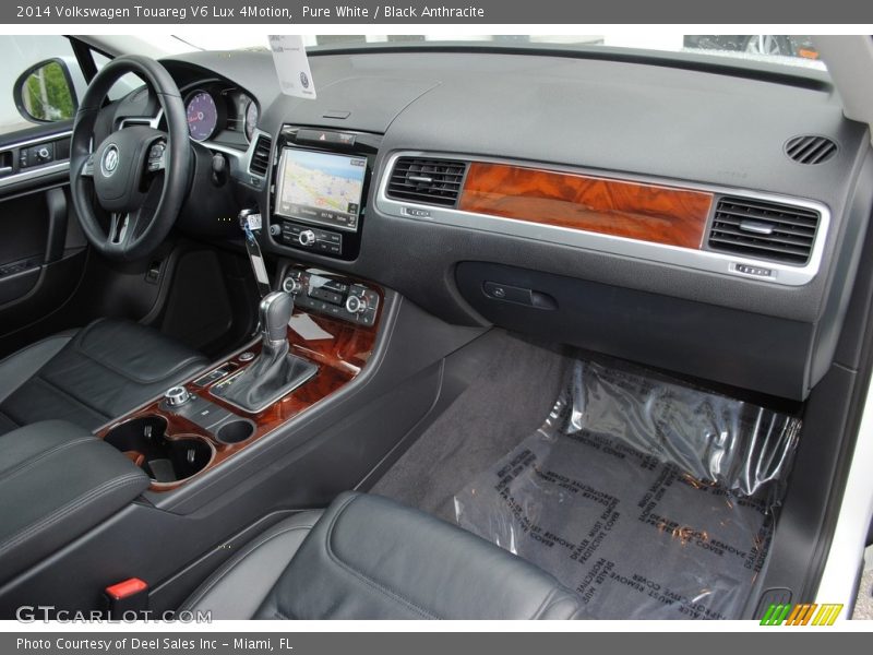Pure White / Black Anthracite 2014 Volkswagen Touareg V6 Lux 4Motion