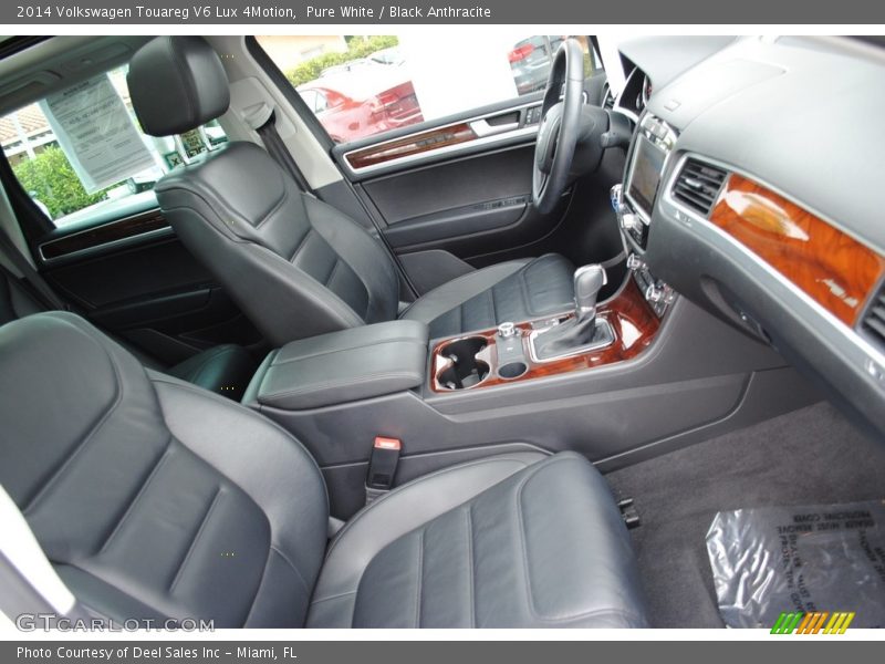 Pure White / Black Anthracite 2014 Volkswagen Touareg V6 Lux 4Motion