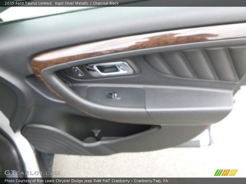 Ingot Silver Metallic / Charcoal Black 2015 Ford Taurus Limited