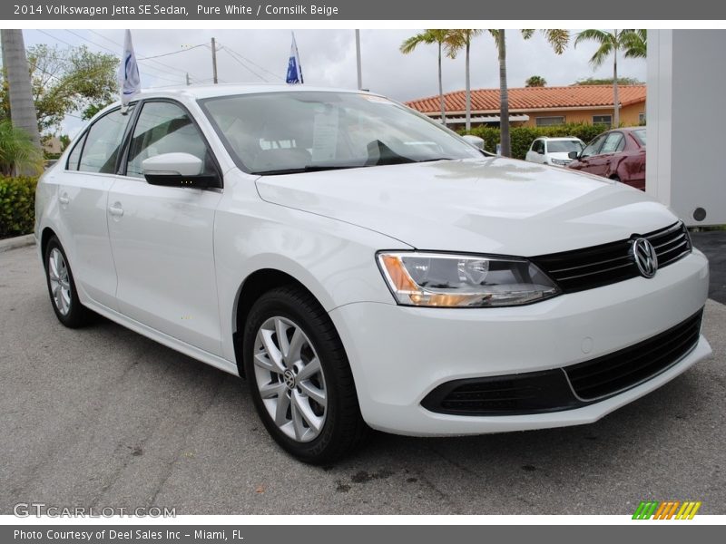 Pure White / Cornsilk Beige 2014 Volkswagen Jetta SE Sedan