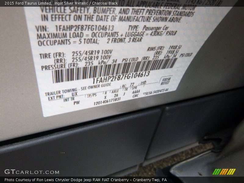Ingot Silver Metallic / Charcoal Black 2015 Ford Taurus Limited