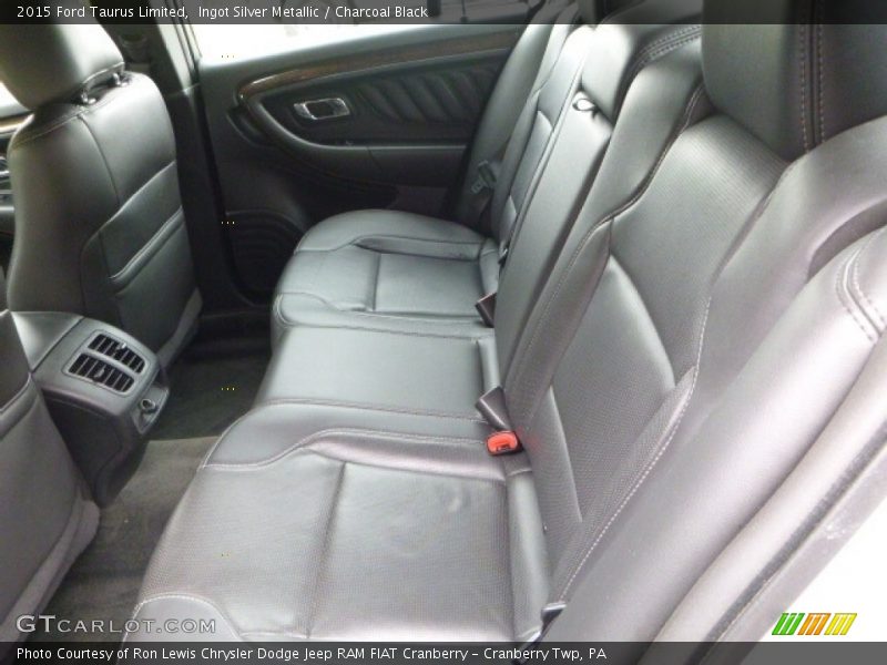 Ingot Silver Metallic / Charcoal Black 2015 Ford Taurus Limited