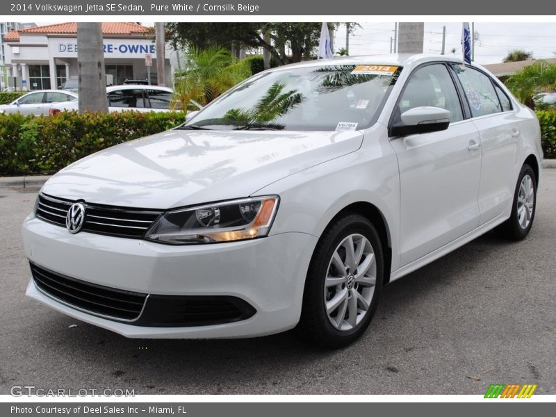 Pure White / Cornsilk Beige 2014 Volkswagen Jetta SE Sedan