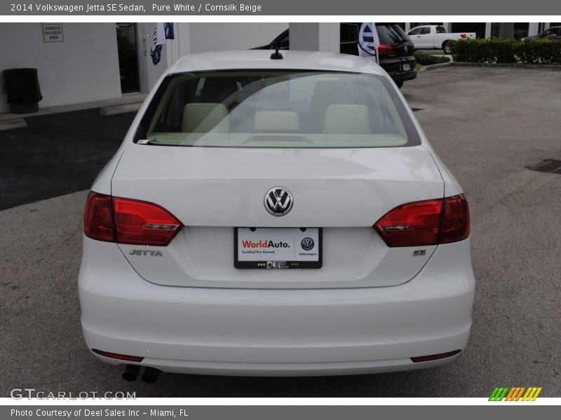 Pure White / Cornsilk Beige 2014 Volkswagen Jetta SE Sedan