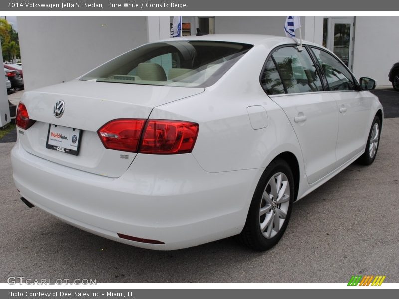 Pure White / Cornsilk Beige 2014 Volkswagen Jetta SE Sedan