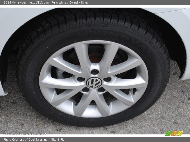 Pure White / Cornsilk Beige 2014 Volkswagen Jetta SE Sedan