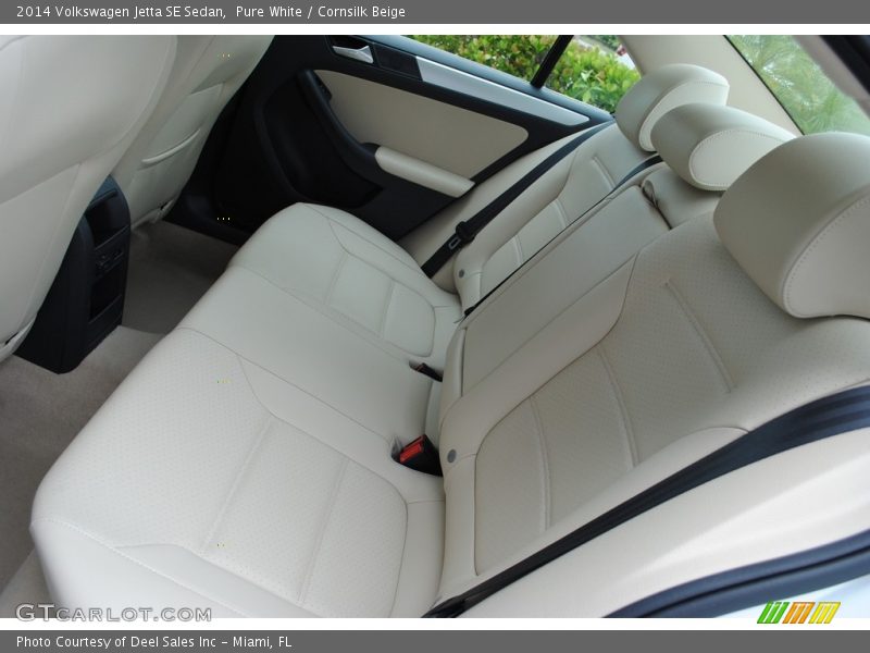Pure White / Cornsilk Beige 2014 Volkswagen Jetta SE Sedan