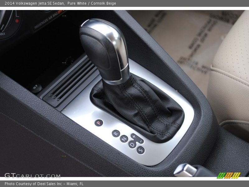 Pure White / Cornsilk Beige 2014 Volkswagen Jetta SE Sedan