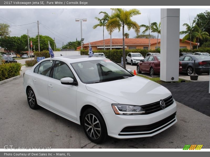 Pure White / Cornsilk Beige 2017 Volkswagen Jetta SE