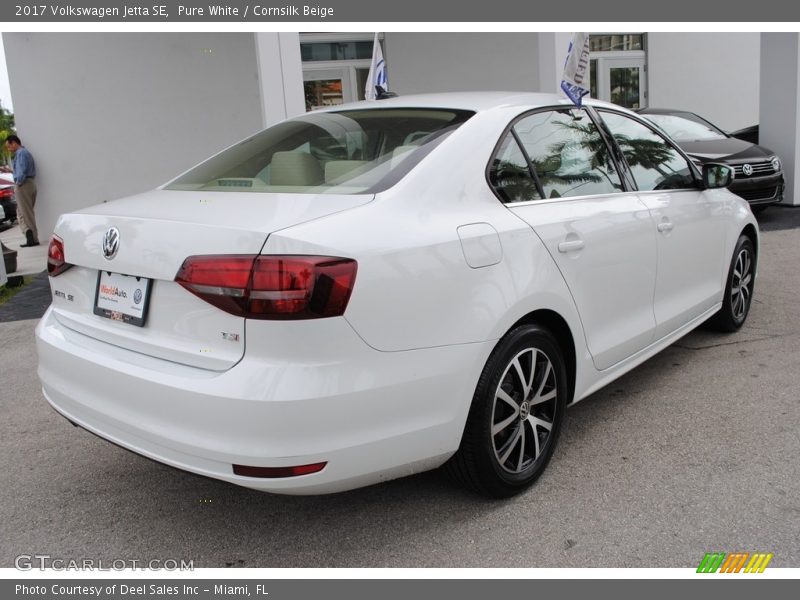 Pure White / Cornsilk Beige 2017 Volkswagen Jetta SE