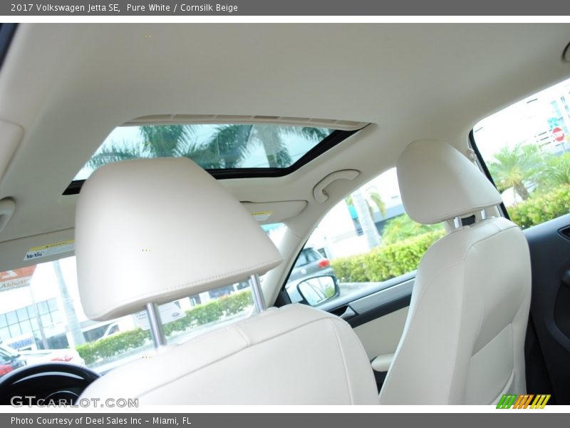 Pure White / Cornsilk Beige 2017 Volkswagen Jetta SE