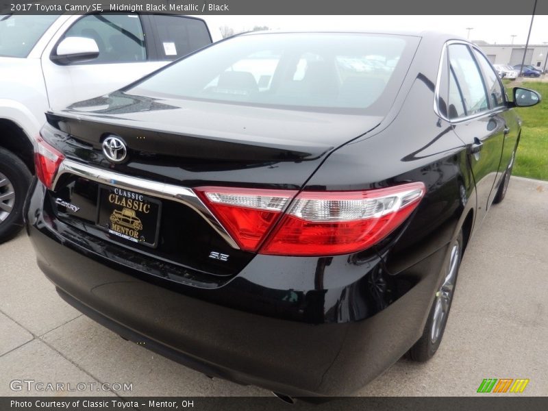Midnight Black Metallic / Black 2017 Toyota Camry SE