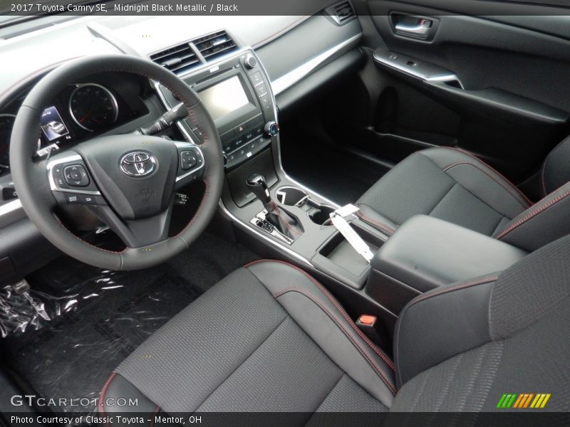 Midnight Black Metallic / Black 2017 Toyota Camry SE