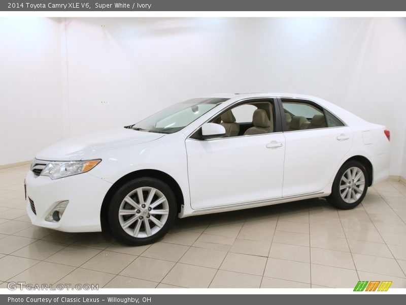 Super White / Ivory 2014 Toyota Camry XLE V6