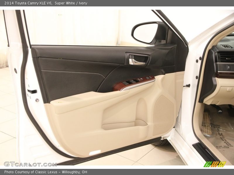 Super White / Ivory 2014 Toyota Camry XLE V6