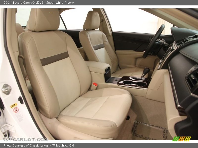 Super White / Ivory 2014 Toyota Camry XLE V6