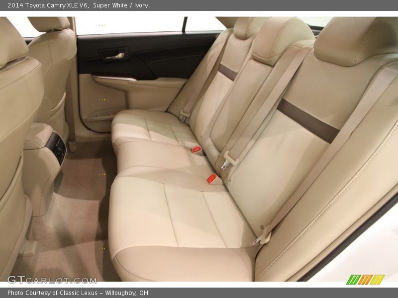 Super White / Ivory 2014 Toyota Camry XLE V6
