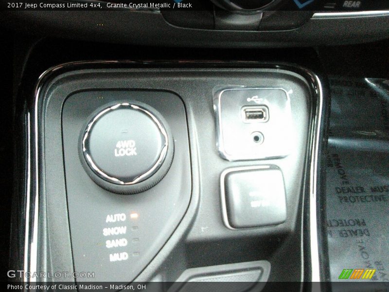 Granite Crystal Metallic / Black 2017 Jeep Compass Limited 4x4