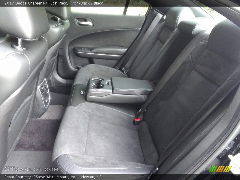 Pitch-Black / Black 2017 Dodge Charger R/T Scat Pack