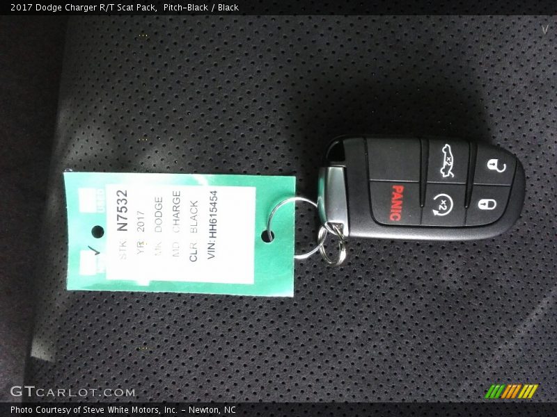 Pitch-Black / Black 2017 Dodge Charger R/T Scat Pack