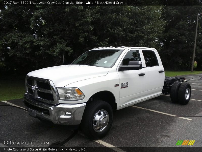 Bright White / Black/Diesel Gray 2017 Ram 3500 Tradesman Crew Cab Chassis