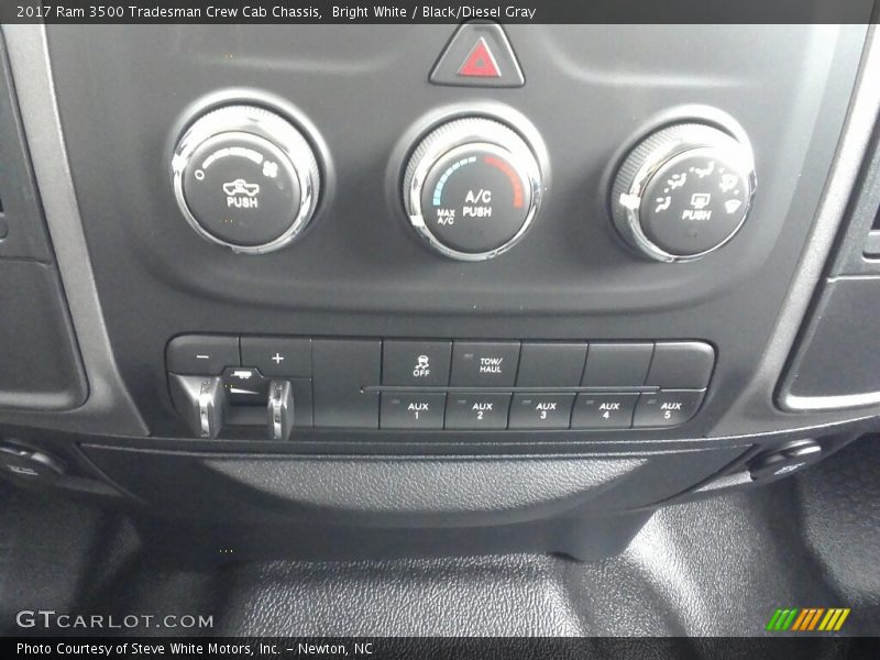 Bright White / Black/Diesel Gray 2017 Ram 3500 Tradesman Crew Cab Chassis