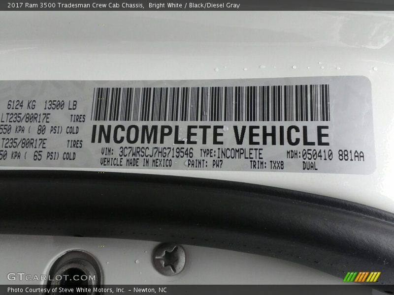 Bright White / Black/Diesel Gray 2017 Ram 3500 Tradesman Crew Cab Chassis