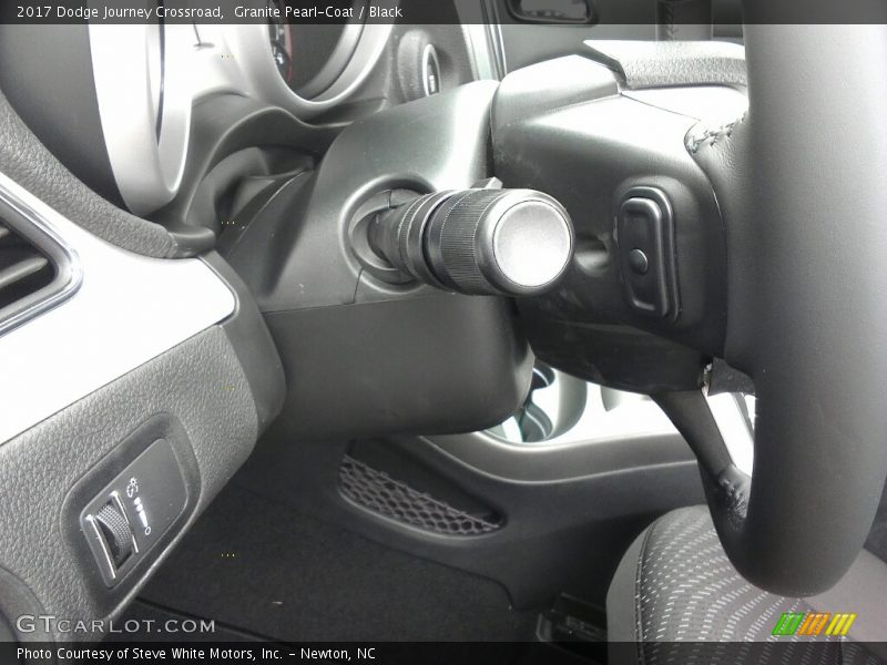 Granite Pearl-Coat / Black 2017 Dodge Journey Crossroad
