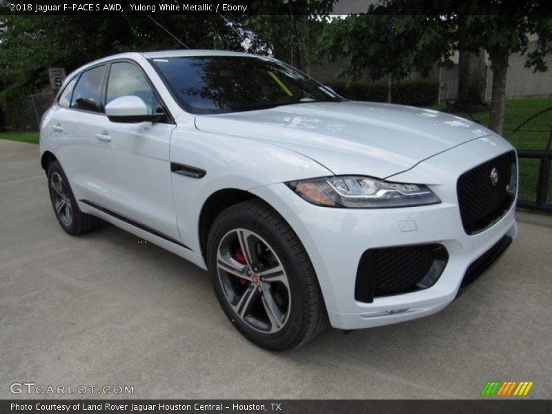 Front 3/4 View of 2018 F-PACE S AWD