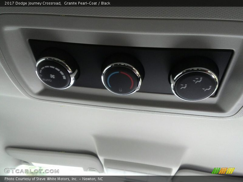 Granite Pearl-Coat / Black 2017 Dodge Journey Crossroad
