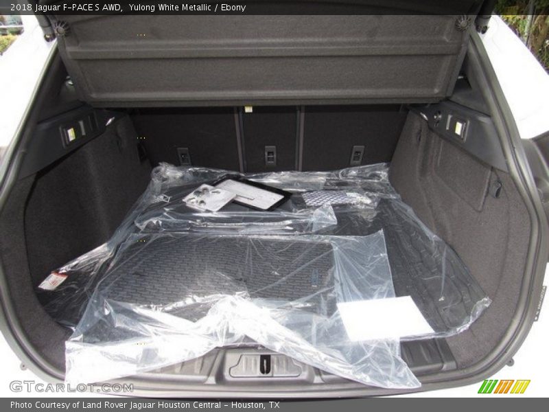 Yulong White Metallic / Ebony 2018 Jaguar F-PACE S AWD