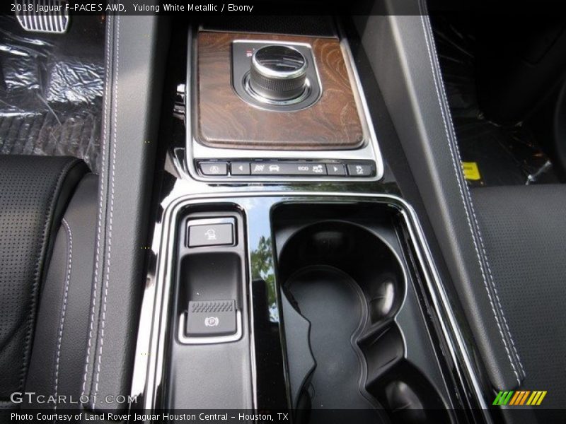 Yulong White Metallic / Ebony 2018 Jaguar F-PACE S AWD