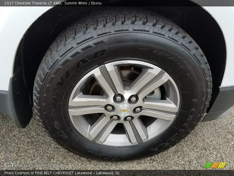 Summit White / Ebony 2017 Chevrolet Traverse LT AWD