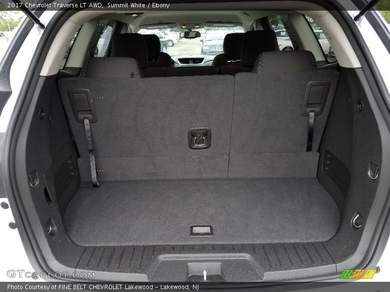 Summit White / Ebony 2017 Chevrolet Traverse LT AWD