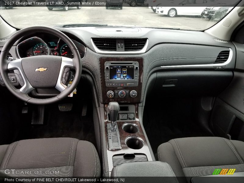 Summit White / Ebony 2017 Chevrolet Traverse LT AWD