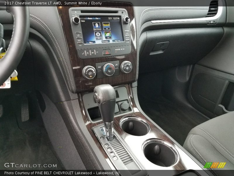 Summit White / Ebony 2017 Chevrolet Traverse LT AWD